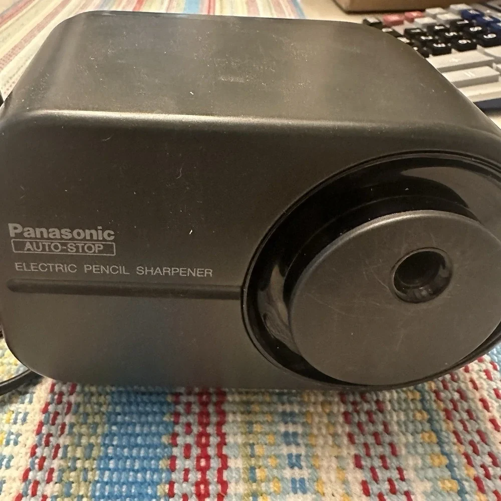 PANASONIC ELECTRIC PENCIL SHARPENER-MODEL KP-350,AUTO-STOP,BLACK-WORKS GREAT!